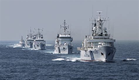 Three Pak commandos killed in mid-sea collision off Gujarat coast ...