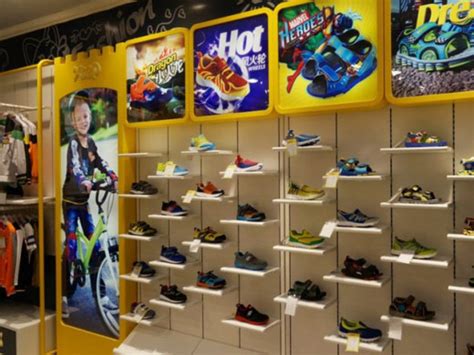 阿迪达斯上海运动时尚品牌体验店 亮相静安晶品-搜狐体育