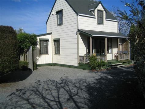 PINOT VILLAS (Martinborough) - Villa Reviews, Photos, Rate Comparison ...