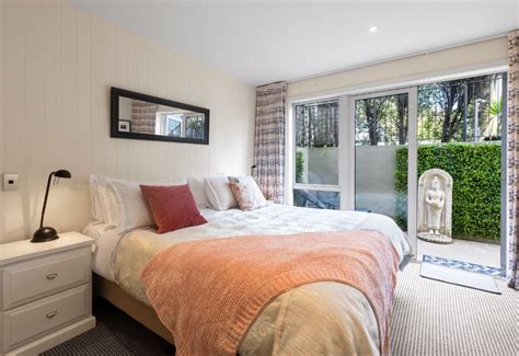 Queenstown House Bed & Breakfast and Apartments, Queenstown - 2025 ...
