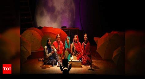 Tuning in to the celestial world from a community radio station ...