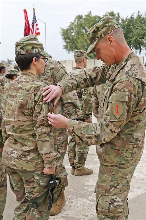 'Big Red One' Soldiers don shoulder sleeve insignias in patching ...