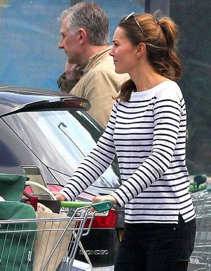 凯特王妃产后首次外出购物 1个月恢复苗条身材-搜狐娱乐