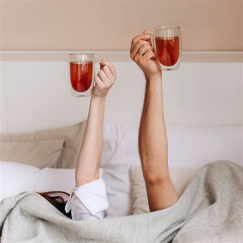 5 things happy couples do before bed to strengthen relationships