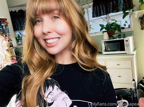 Lena Paul (lenaisapeach) Nude OnlyFans Leaks (7 Photos) | #TheFappening