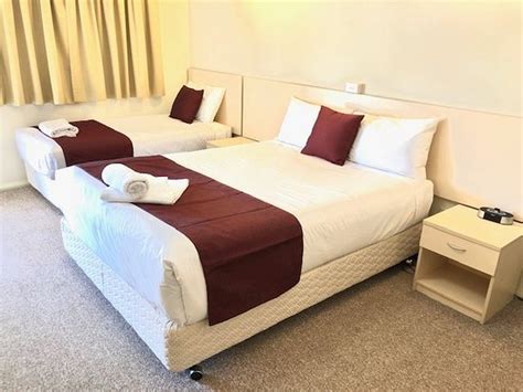 OVERLANDER MOTOR LODGE (Gunnedah) - Motel Reviews, Photos, Rate ...
