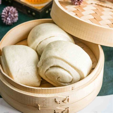 Easy Mantou Recipe (Traditional Chinese Steamed Buns) - We All Eat Together