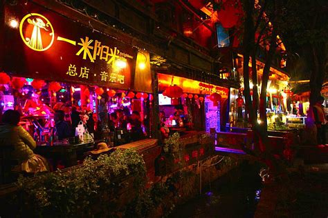 安徽蚌埠酒吧(摄影师夜拍蚌埠的酒吧，照片中的地方你认识吗？) - 【爱喜匠】