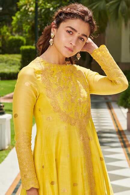 Our Favourite Bollywood Celebrities Are Wearing This One Colour ...