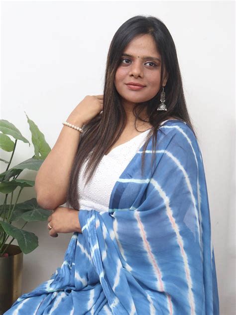 Blue Leheriya Tie & Dye Georgette Saree - Luxurionworld