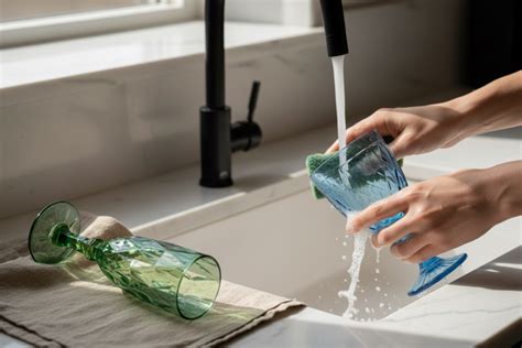 How to Clean and Store Glassware the Right Way (So It Always Looks New ...