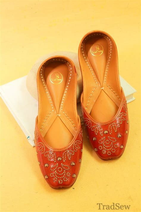 Mohini Brown Leather Jutti | Stylish Punjabi Jutti for Women – TradSew