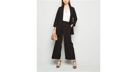 Petite Black Wide Leg Suit Trousers | New Look