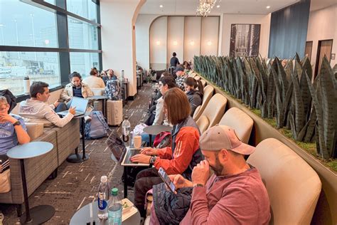 I visited Chicago’s Midway Airport’s first-ever lounge: Here’s what it ...