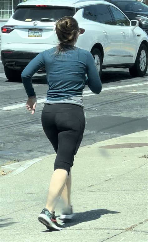 SLIM THICK WHITE BOOTY ON A JOG (SPANDEX) 😫😍 - Spandex, Leggings & Yoga ...