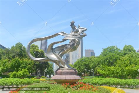 飞天神女不锈钢塑像,雕塑艺术,文化艺术,摄影素材,汇图网www.huitu.com