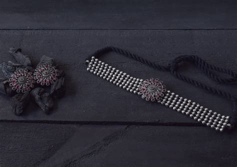 Kolhapuri Silver Look Alike Flower Chakra Pendant Choker - Red