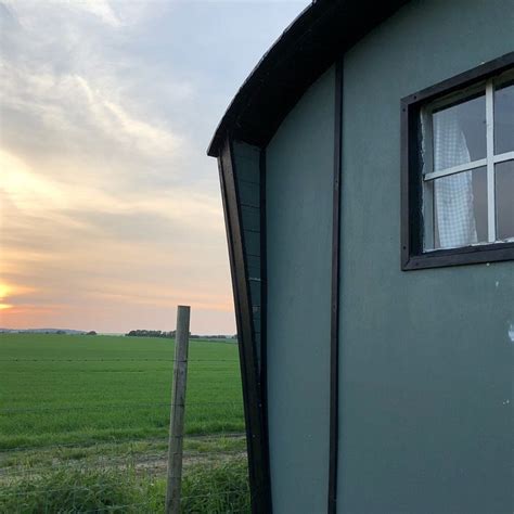 PIDLEY BOTTOM COTTAGES AND SHEPHERD'S HUTS - Campground Reviews, Photos ...