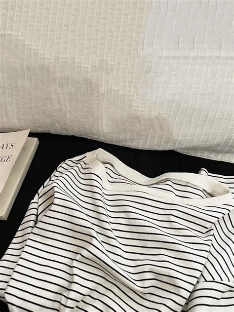 Contrast Pullover T-Shirt | Savana | Bestsellers