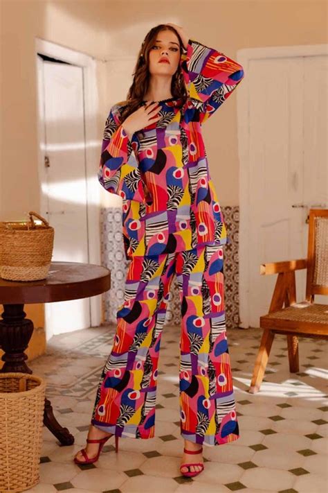 Gul Ahmed Summer Essential 2024 – Printed Lawn Shirt SL-42022 – YourLibaas