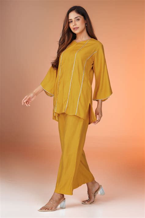 Cham Cham Co-ord Set – Mango | Elegant V-Neck Kurta with Gold Thread ...