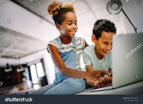 Kids Using Computers 的图像结果