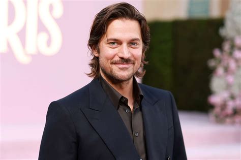 Inside the Love Lives of the 'Emily in Paris' Cast