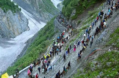 भारी बारिश के चलते अमरनाथ यात्रा स्थगित, पहलगाम और बालटाल मार्ग बंद ...