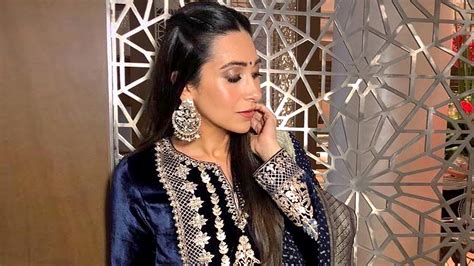 Karisma Kapoor's blue velvet Anita Dongre kurta is perfect for your at ...