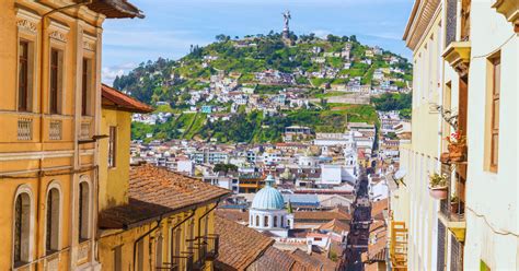 9 must-visit destinations on the Equator, where the Earth splits in ...