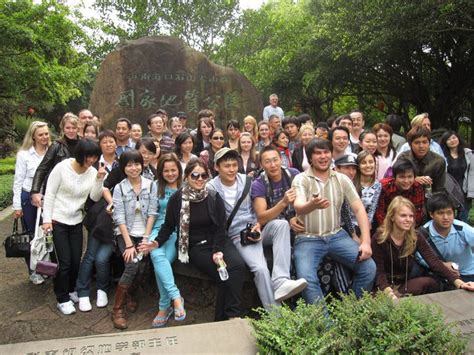 海南大学博士、硕士国际学生应邀参加“2018海南省外籍留学生就业沙龙”-国际教育学院