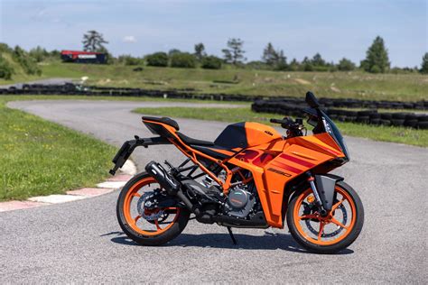 KTM RC 390 Test 2024