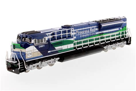 Buy Diecast Masters EMD SD70ACe-T4 Locomotive 'Progress Rail' (Blue ...