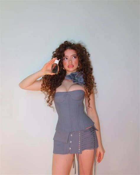 Demitra Kalogeras Age, Height, Ethnicity, Weight, Boyfriend, Sister