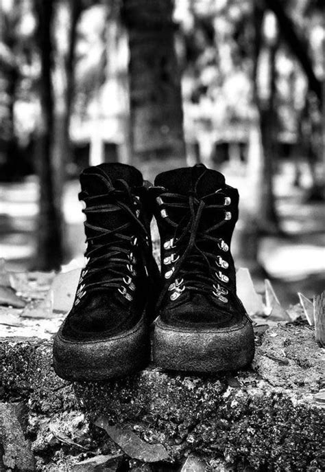 10 Pairs Of Insane Shoes Worn By Celebrities This Week