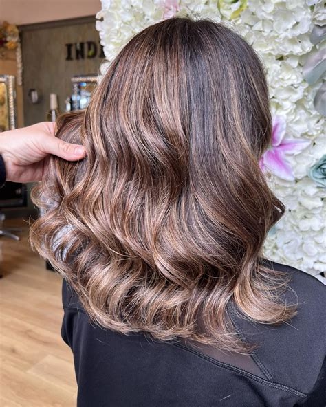10 Warm Honey Caramel Balayage Ideas For Beautifully Blended Hair