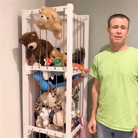 How to Build a DIY Stuffed Animal Zoo