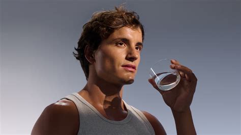 Body water percentage: Normal levels, total body water, and risks of ...