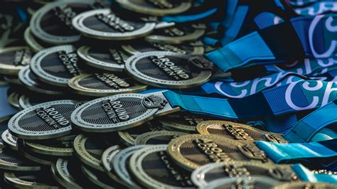 Adé's Artist Series - Around the Crown 10K