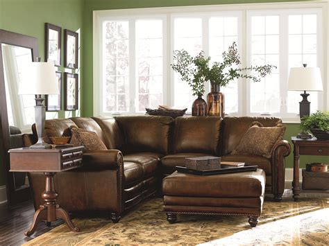 Bassett Hamilton Traditional L-Shaped Leather Sectional with Nail Head ...
