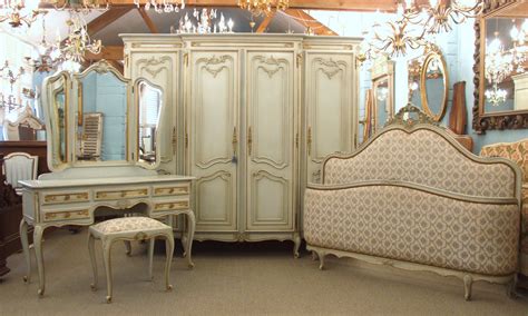 F554 - Rare And Beautiful Vintage French 3 Piece Bedroom Suite In ...