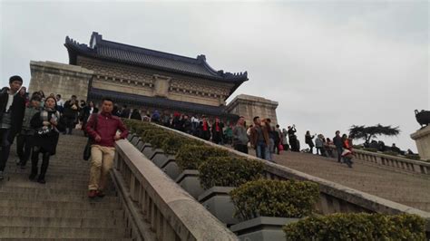 【携程攻略】南京中山陵景区景点,南京的中山陵是一座绝无仅有的历史性建筑，这座建筑集中中国人的聪明…
