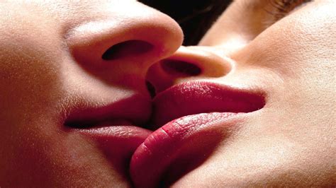 Romantic Lip Kiss Wallpapers - Wallpaper Cave