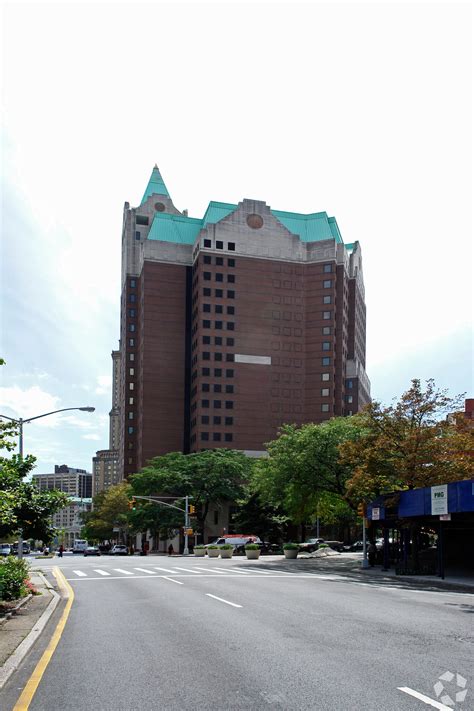 1 Pierrepont Plz, Brooklyn, NY 11201 - One Pierrepont Plaza | LoopNet