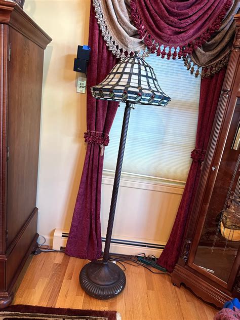 Mission Style Floor Lamp #8879 | Auctionninja.com