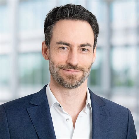 The MDT management team introduces itself individually | MDT