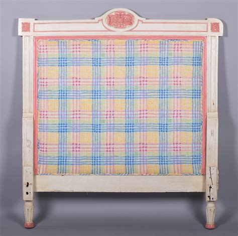 Lot - PAIR OF MODERN TWIN UPHOLSTERED HEADBOARDS