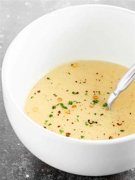 Healthy Alfredo Sauce Recipe - only 130 calories per serving!