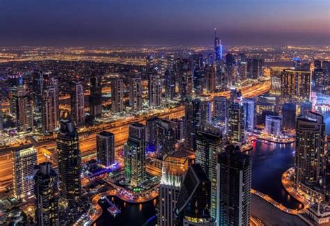 迪拜商务港投资价值分析：迪拜“心脏”，媲美纽约曼哈顿！|曼哈顿|迪拜|商务_新浪新闻