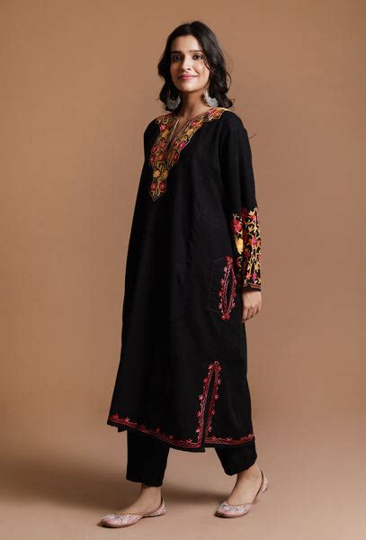 Noir Aari Embroidered Kashmiri Phiran-Free Size – TJORI